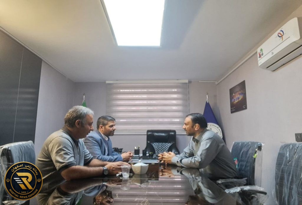 حضور رئیس هیات کشتی استان و رئیس اداره ورزش و جوانان شهرستان اصفهان در هیات کشتی شهرستان اصفهان 1 1779641573